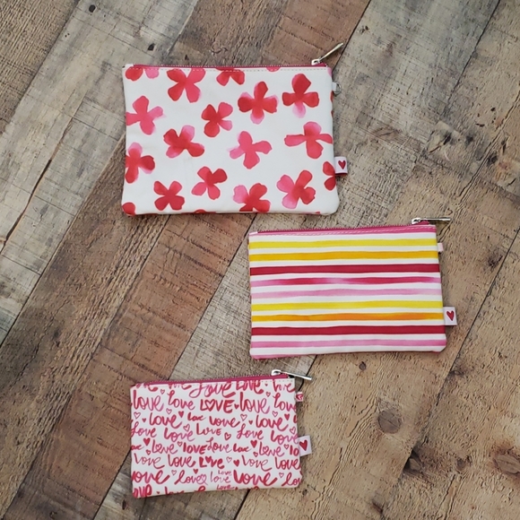 3 NWOT  Bella J Cosmetic bags - Picture 2 of 6